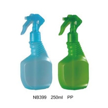 Botella plástica del rociador del gatillo del animal doméstico para la limpieza del hogar (NB393)
